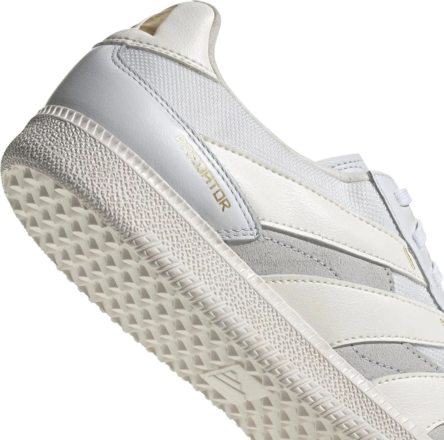 adidas Unisex Freestyle Indoor Sneaker
