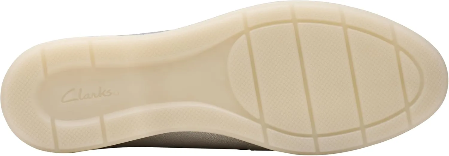 Clarks Women's Apartment Loafer