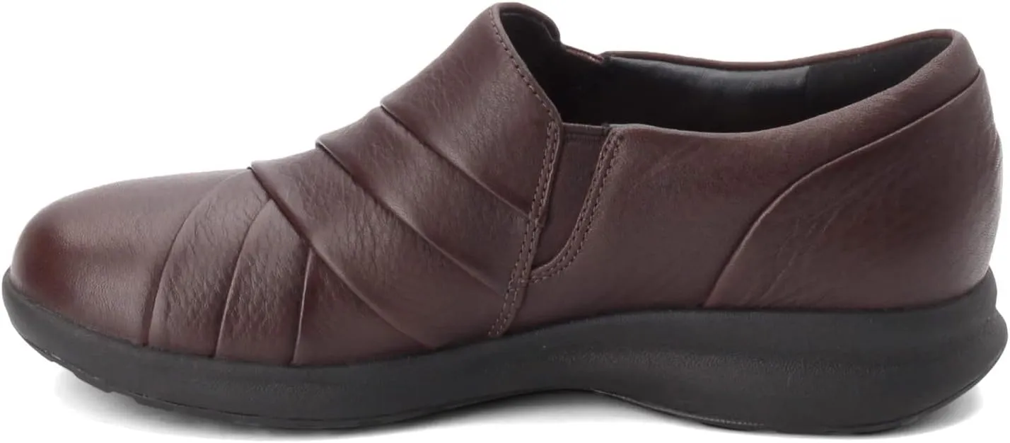 Clarks Women's Un Adorn Loop Loafer