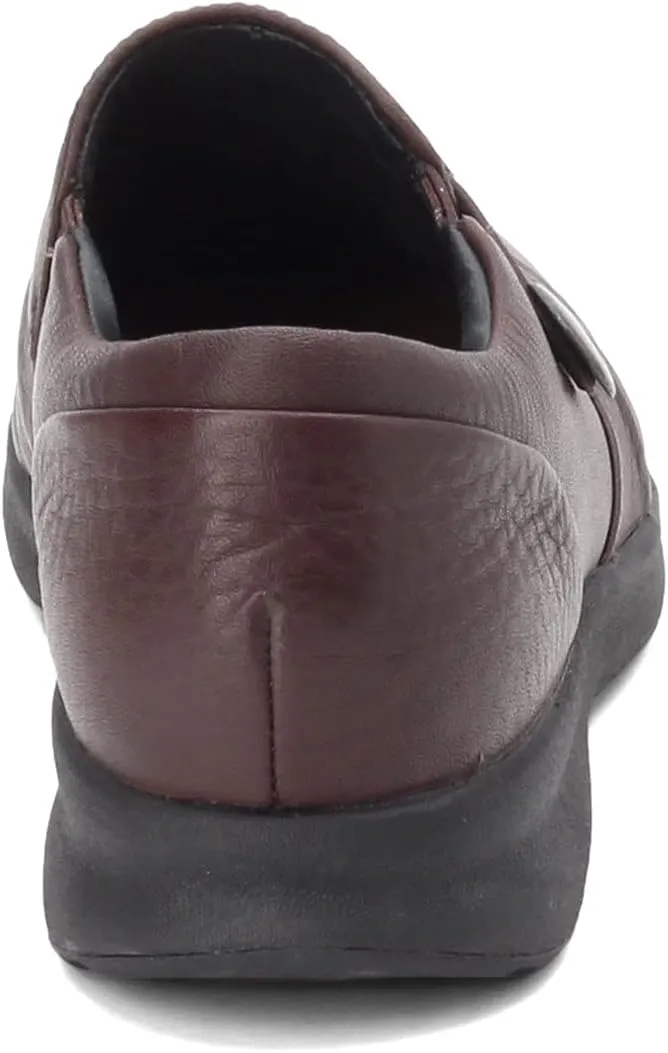 Clarks Women's Un Adorn Loop Loafer
