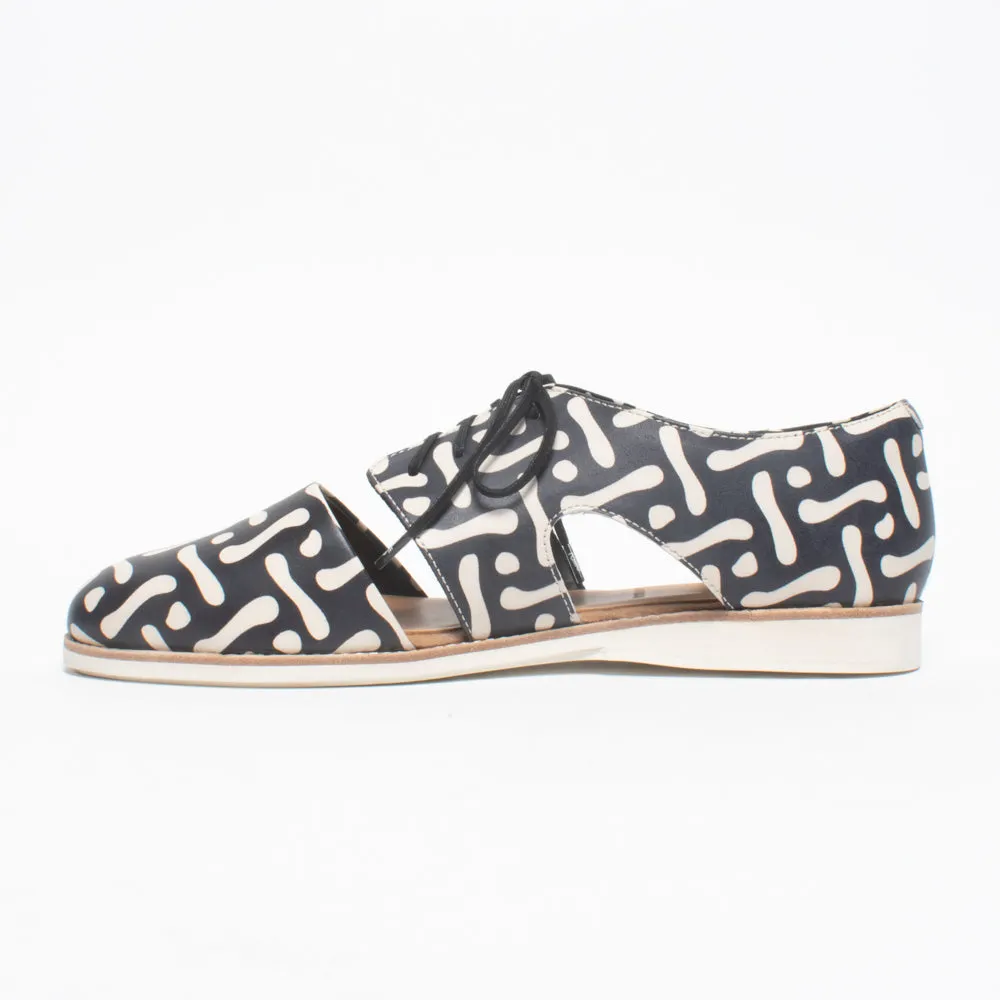 Derby Cutout Twisted Star Multi