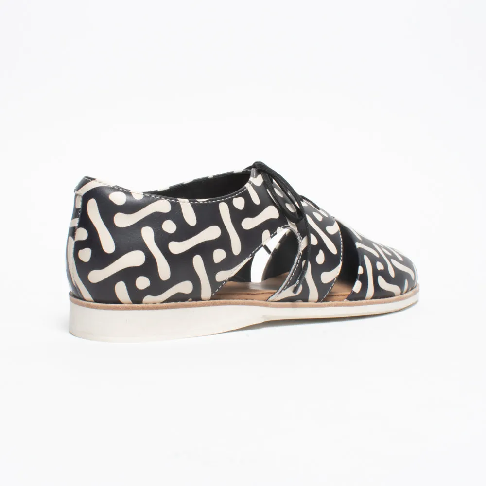 Derby Cutout Twisted Star Multi