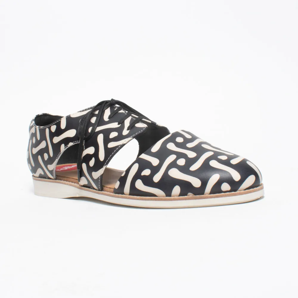 Derby Cutout Twisted Star Multi