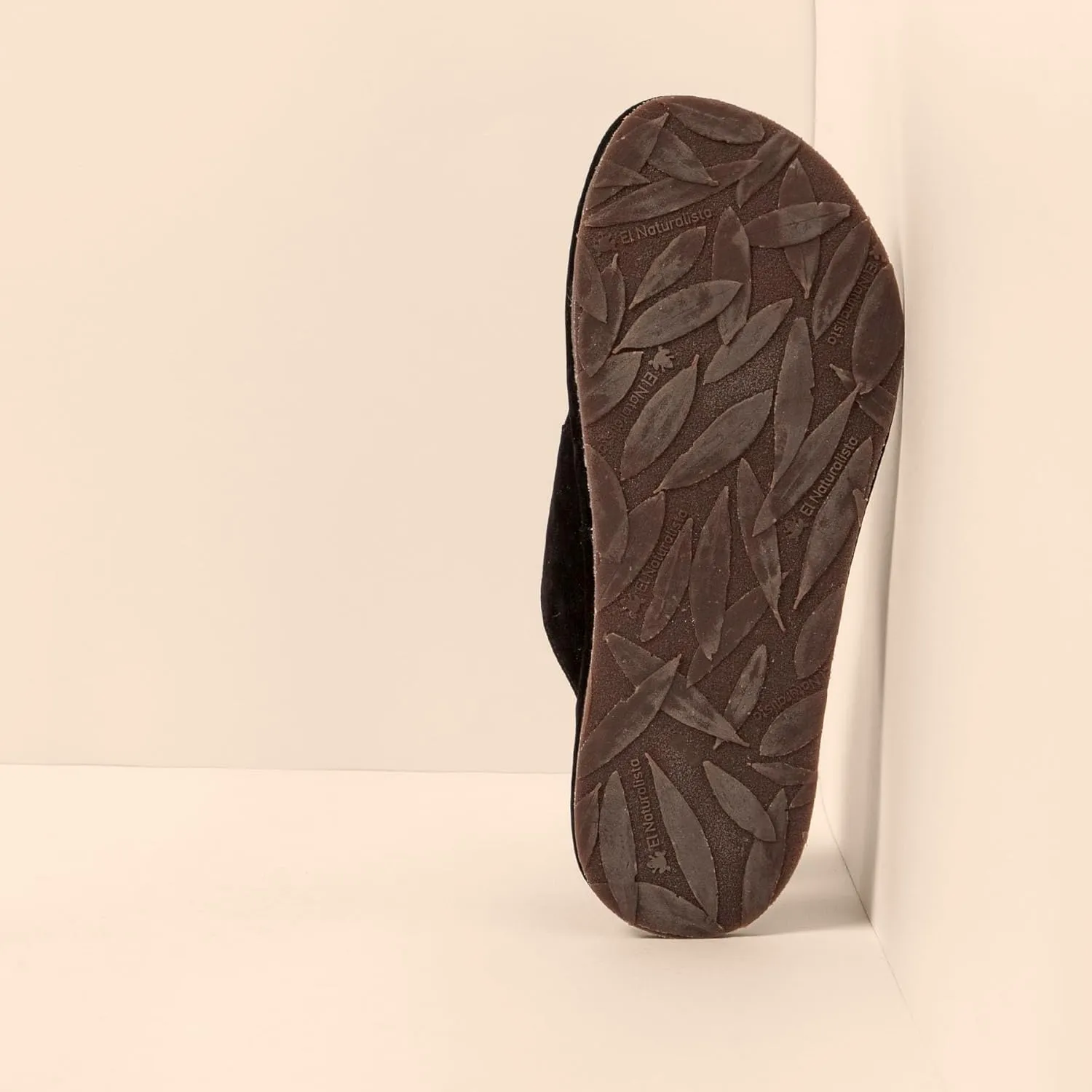 El Naturalista Unisex's Classic Flat Sandal