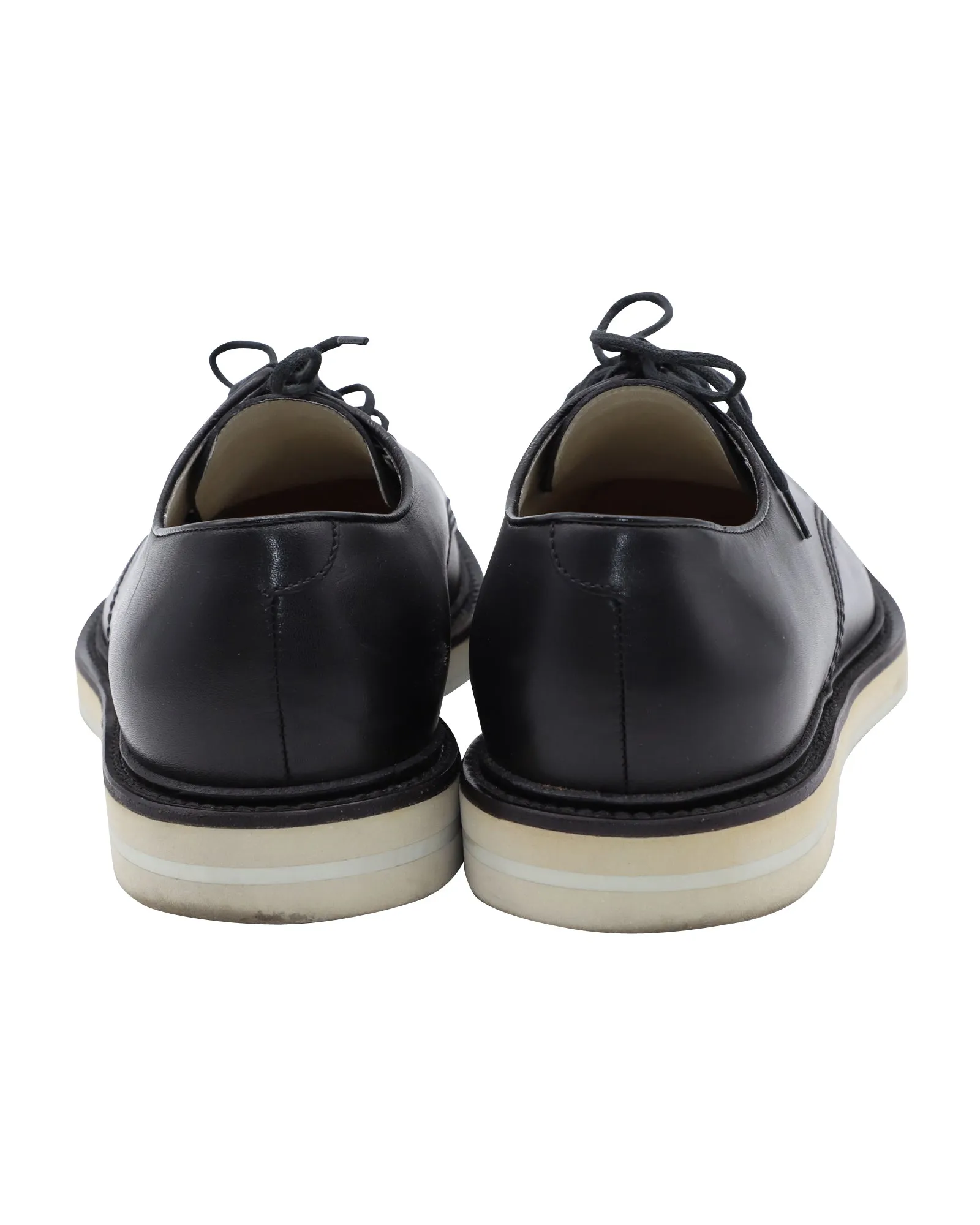 Gucci Lace-Up Derby Shoes in Black Leather