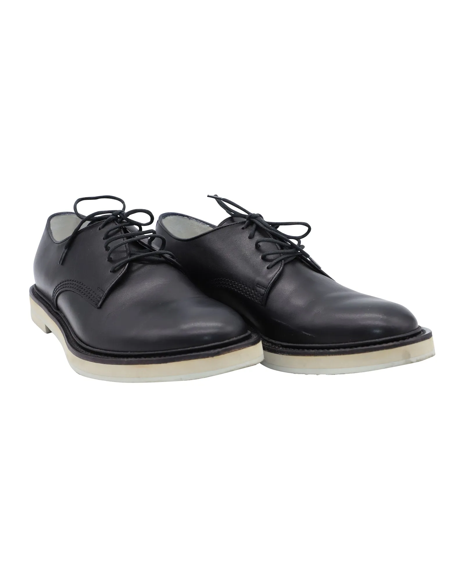 Gucci Lace-Up Derby Shoes in Black Leather