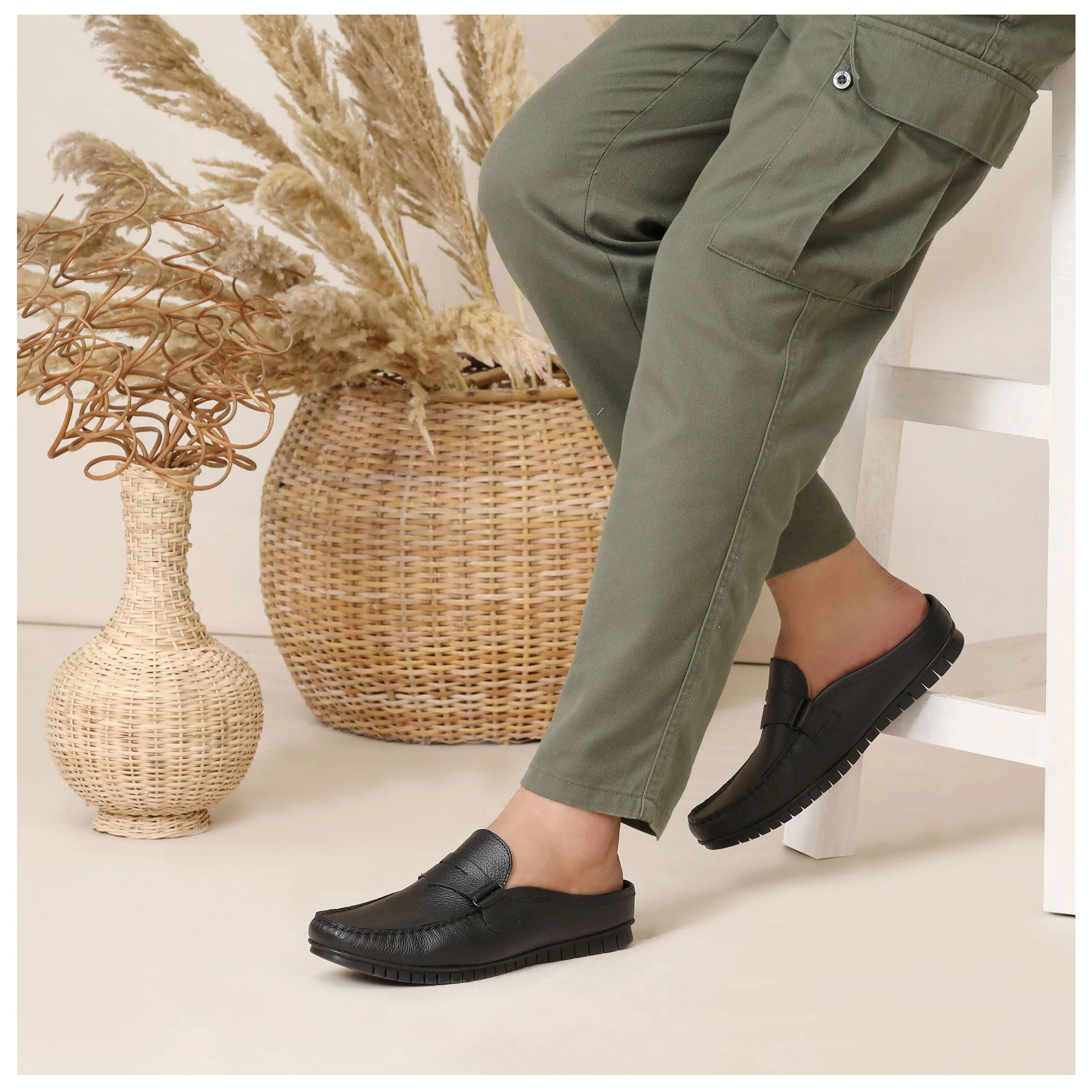 MM1768-BLACK