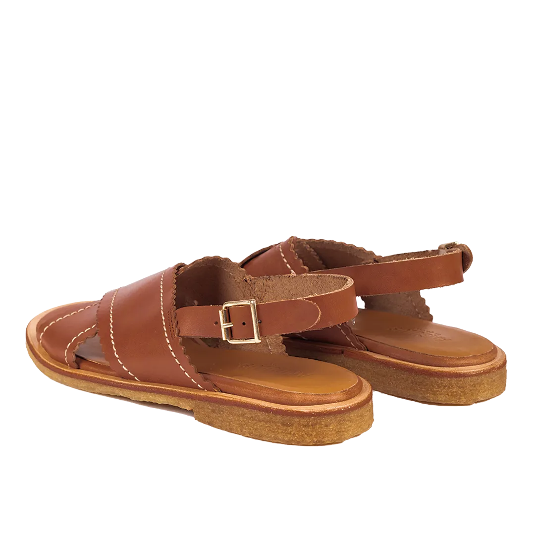 Sandal with wavy trim