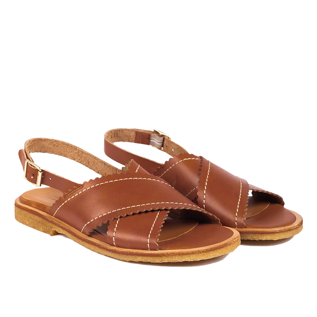 Sandal with wavy trim