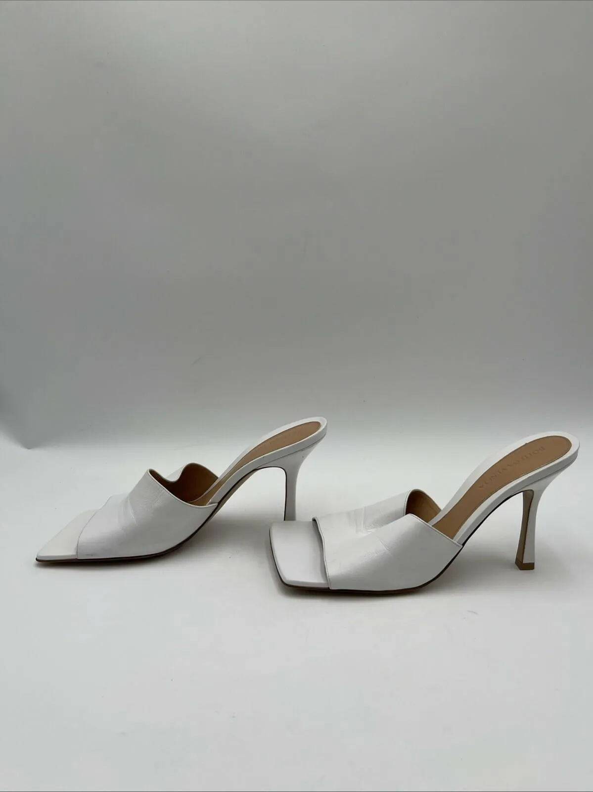 Women’s Bottega Veneta Pudding Stretch Mule Sandals In White Size 39.5 - Very Good