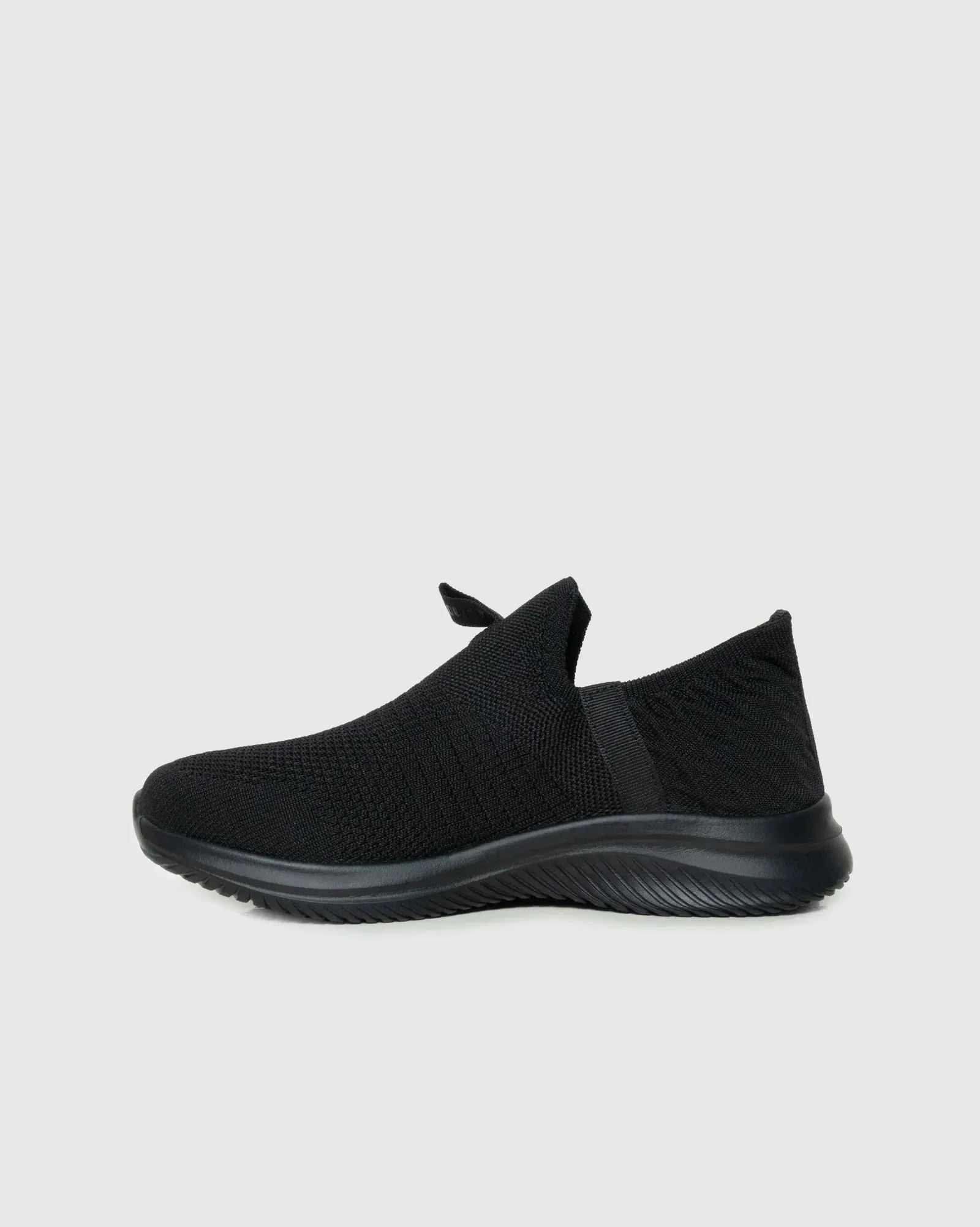 Zeta Knit Slip On Sneakers